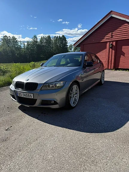 BMW 318D 2010 photo 3