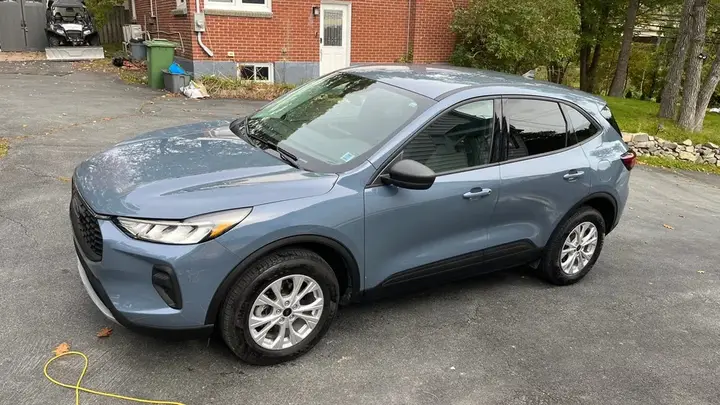 Ford Escape 2025 photo 2