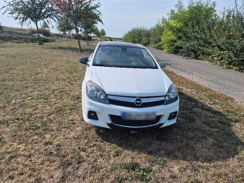 Opel Astra H Gtc Coupé