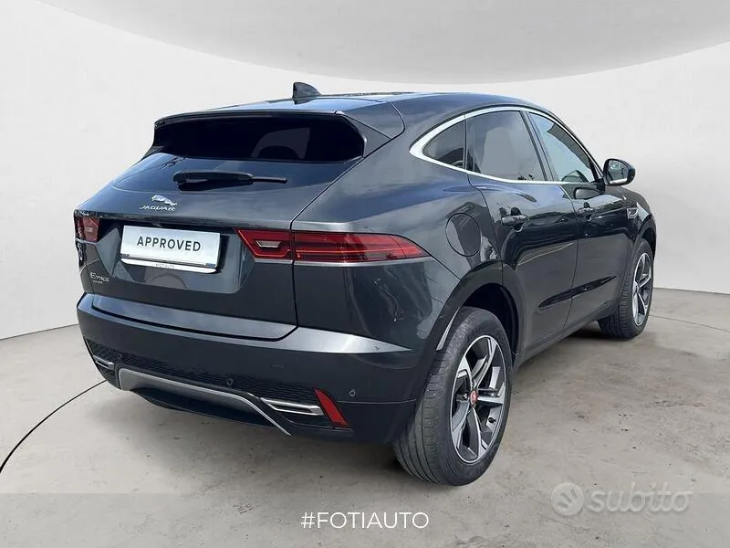 Jaguar E-Pace 2021 photo 2