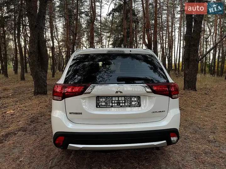 Mitsubishi Outlander 2016 photo 4