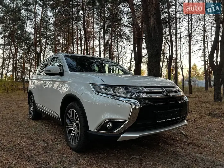 Mitsubishi Outlander 2016 photo 3