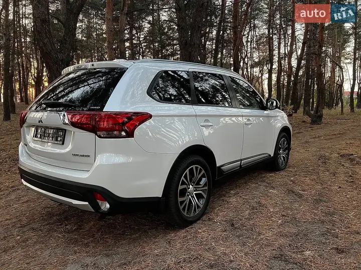 Mitsubishi Outlander 2016 photo 5