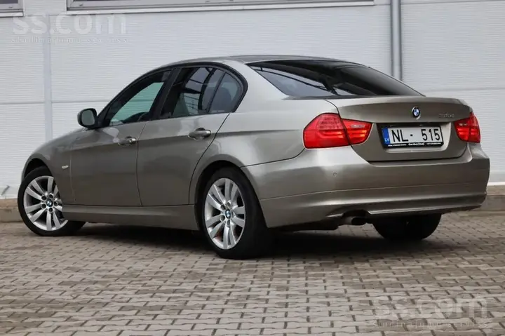 BMW 318 2009 photo 5