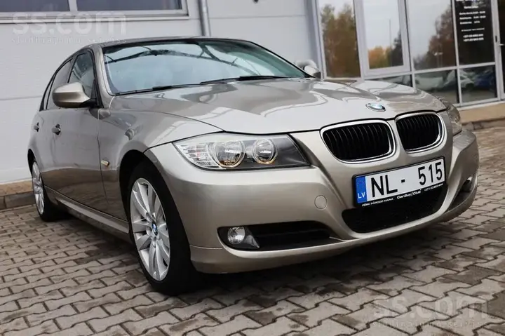 BMW 318 2009 photo 4