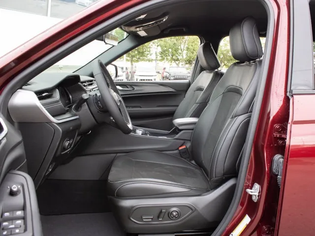 Jeep Grand Cherokee 2025 photo 2