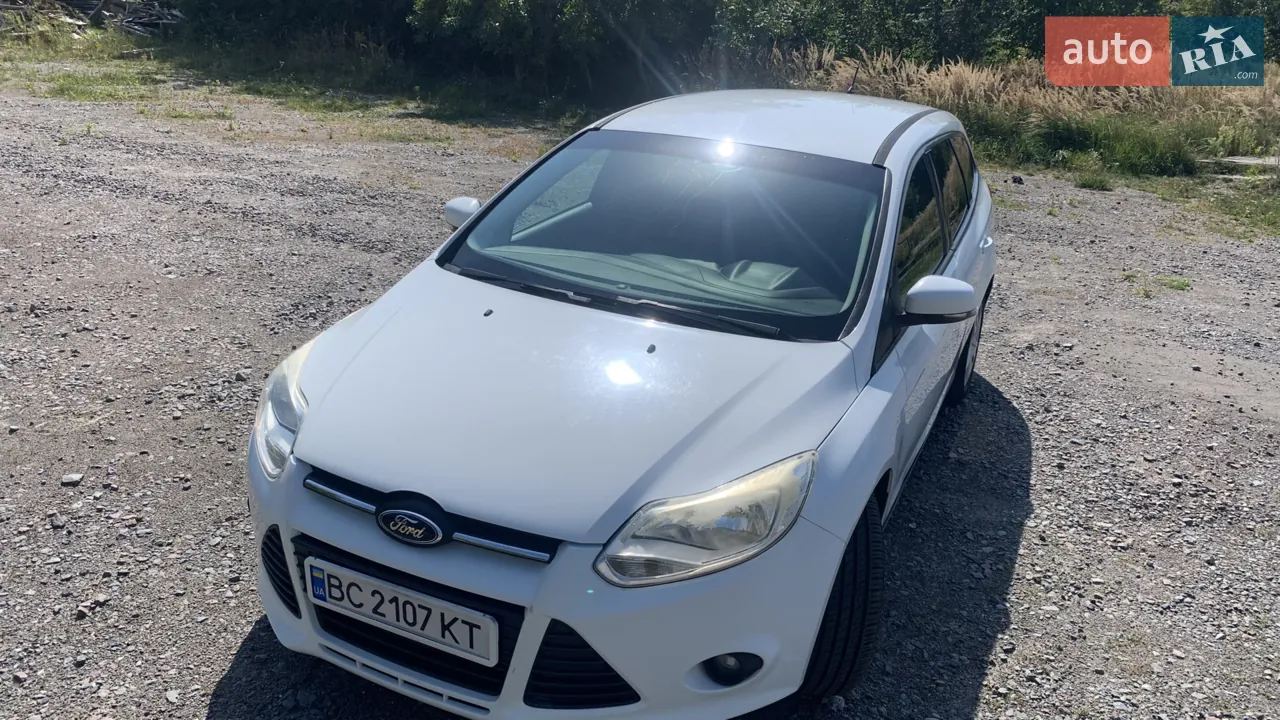 Ford Focus 2012 photo 2