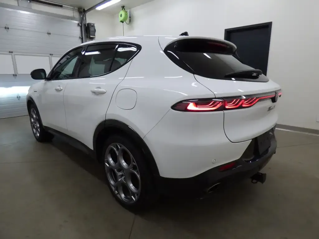 Alfa Romeo Tonale 2024 photo 2