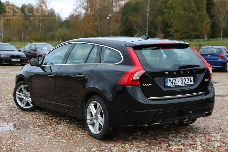 Volvo V60 2015 photo 2