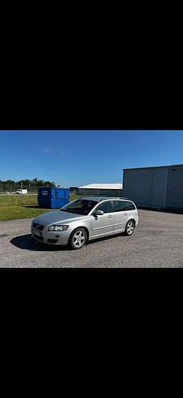 Volvo V50 2010 photo 2