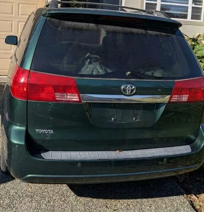 Toyota Sienna 2004 photo 2