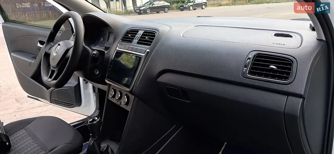 Volkswagen Polo 2018 photo 2