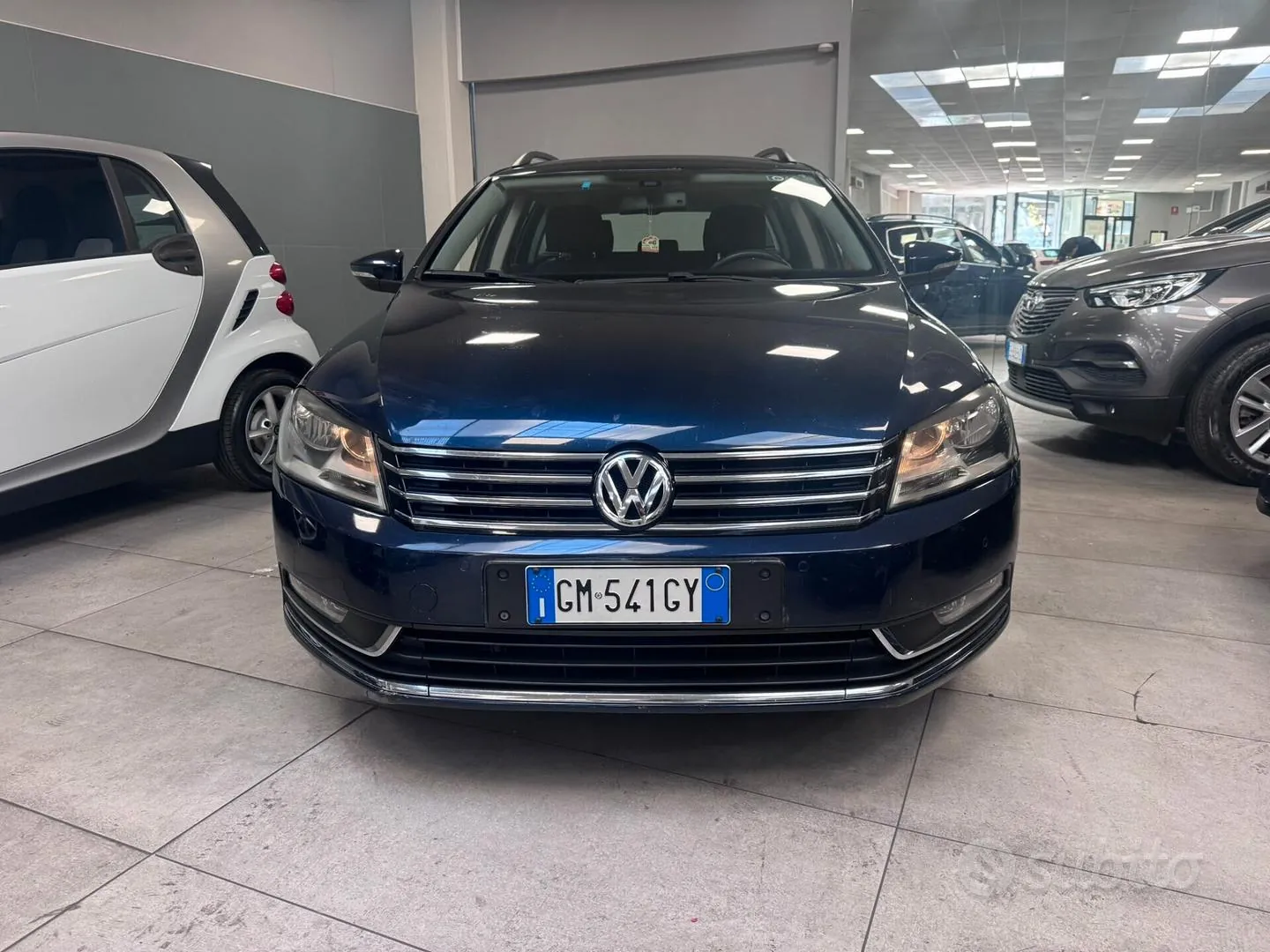 Volkswagen Passat 2011 photo 2