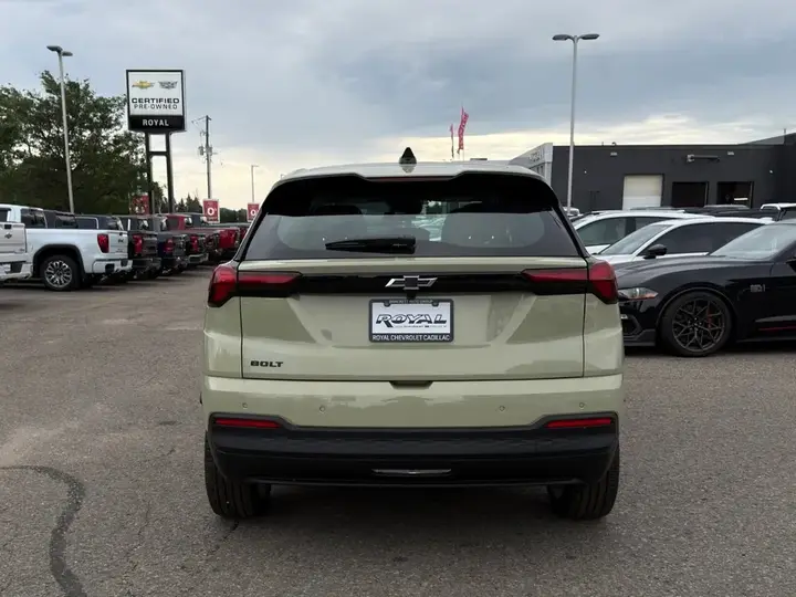 Chevrolet Bolt 2027 photo 4