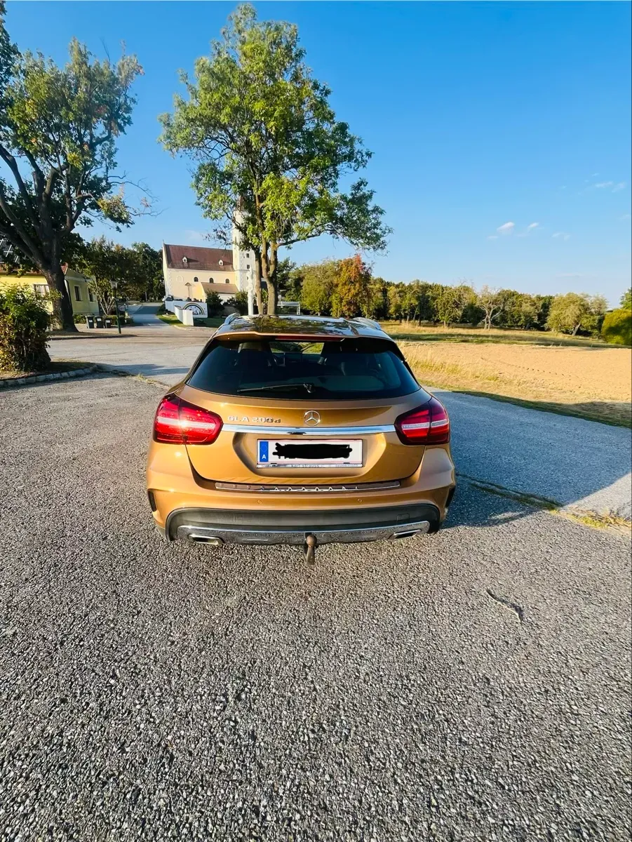 Mercedes-Benz Gla Class 2018 photo 3
