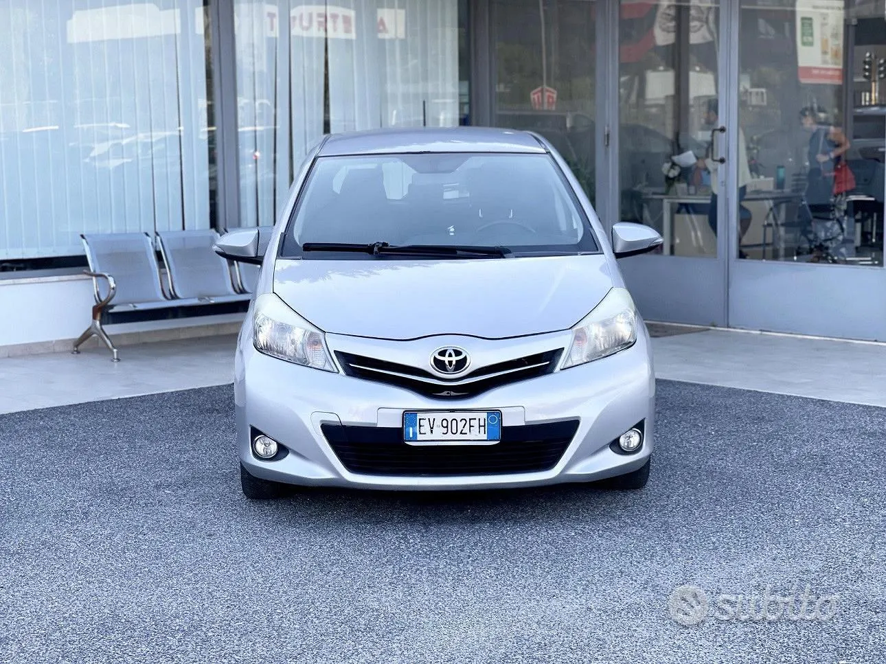 Toyota Yaris 2014 photo 2