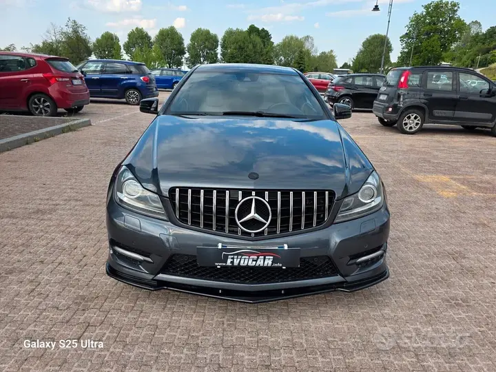 Mercedes-Benz C-Class 2012 photo 3