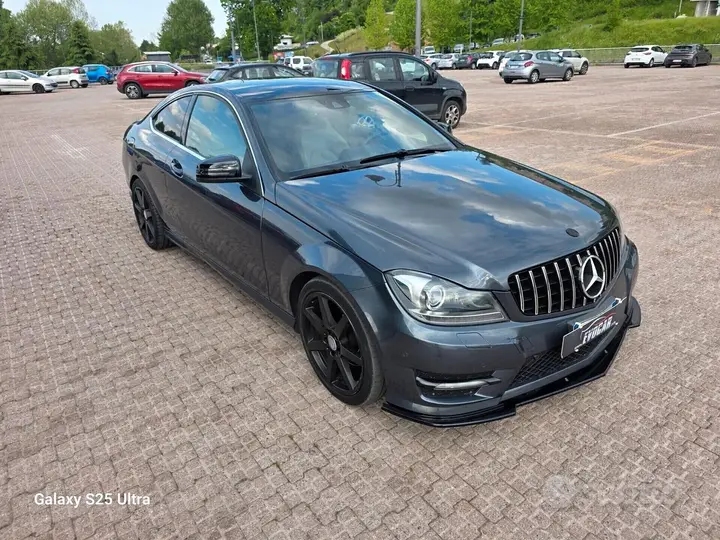 Mercedes-Benz C-Class 2012 photo 2