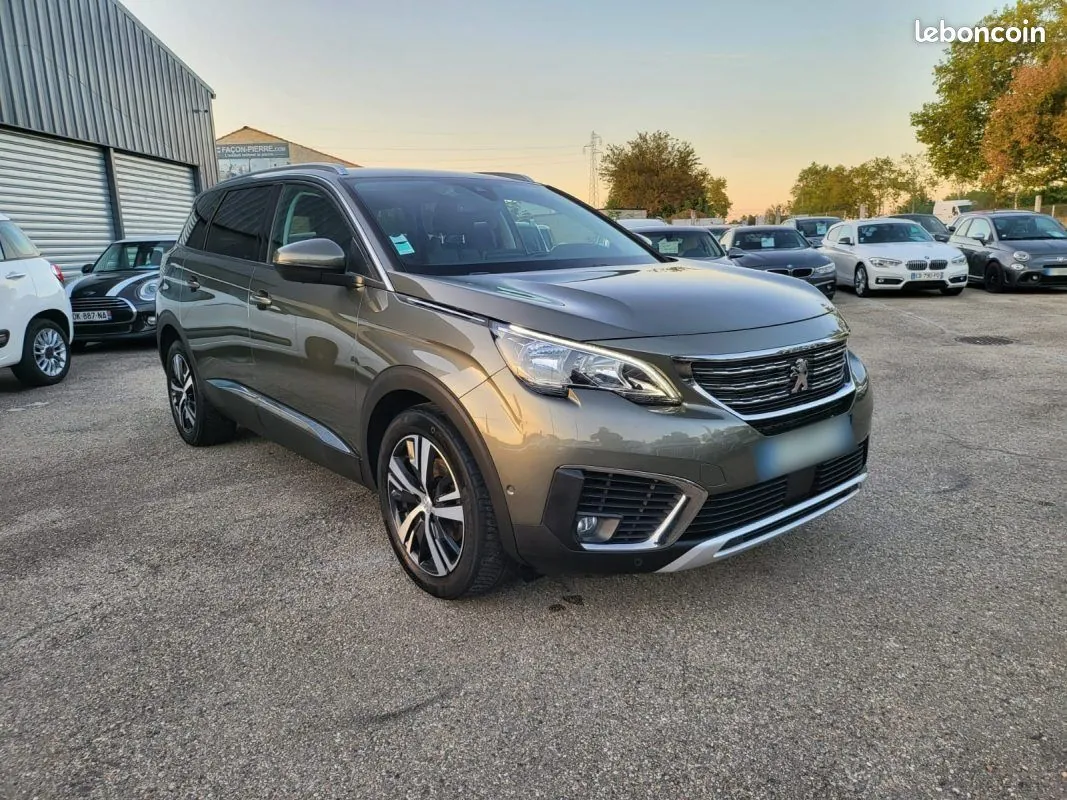 Peugeot 5008 2018 photo 2