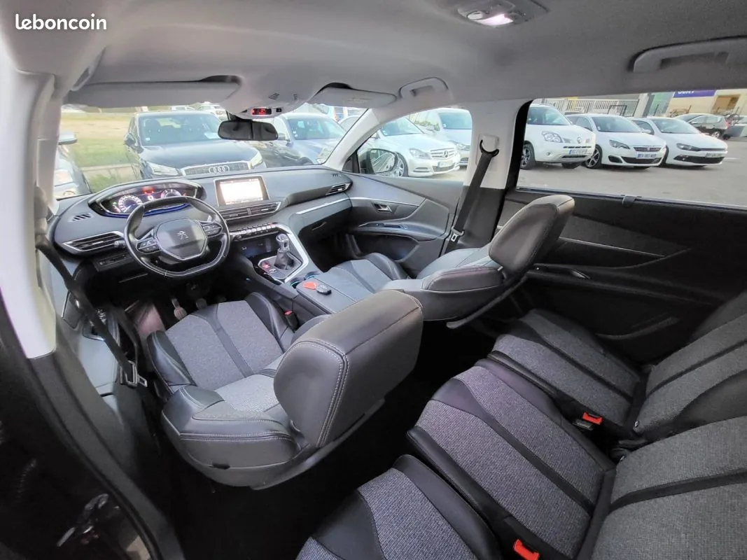 Peugeot 5008 2018 photo 3
