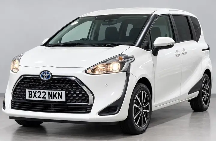 Toyota Sienta 2022 photo 2
