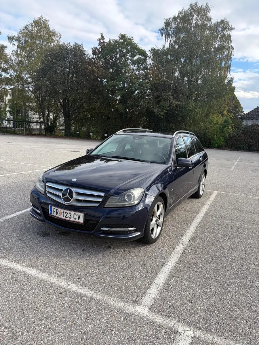Mercedes-Benz C-Class 2011 photo 2