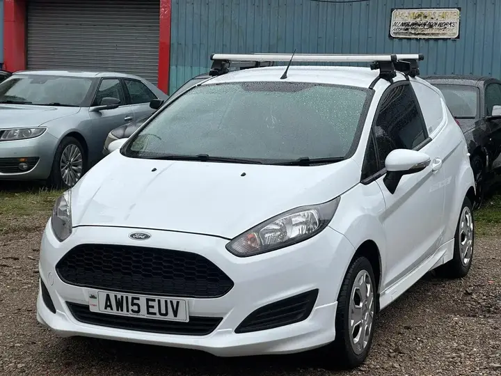 Ford Fiesta 2015 photo 3