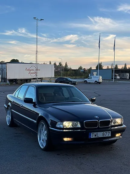 BMW 750I