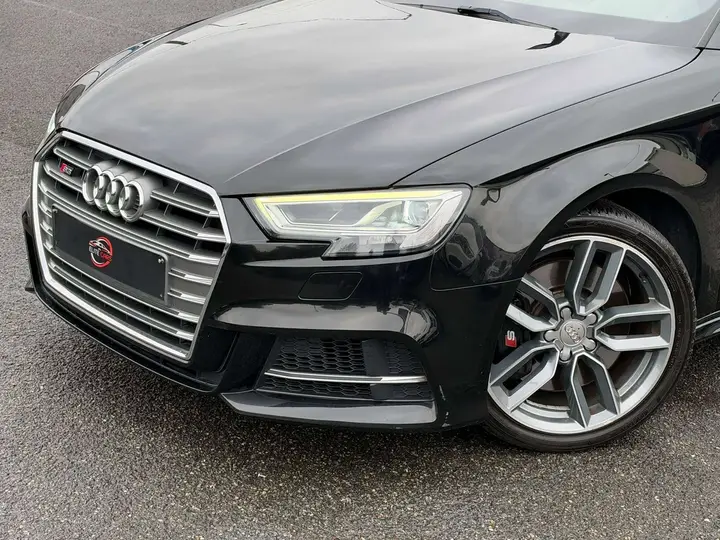 Audi S3 2019 photo 2