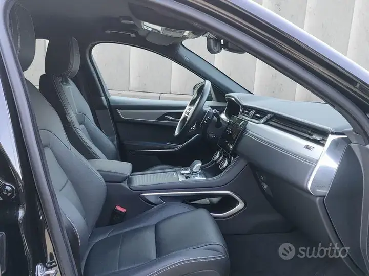 Jaguar F-Pace 2024 photo 3