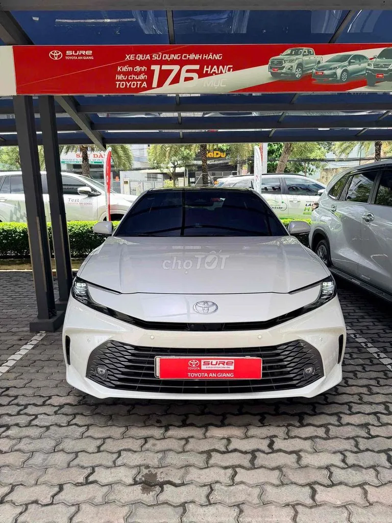 Toyota Camry 2026 photo 2