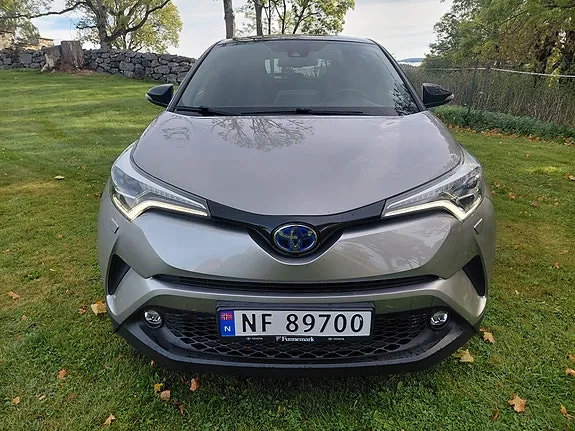 Toyota C-Hr 2018 photo 2
