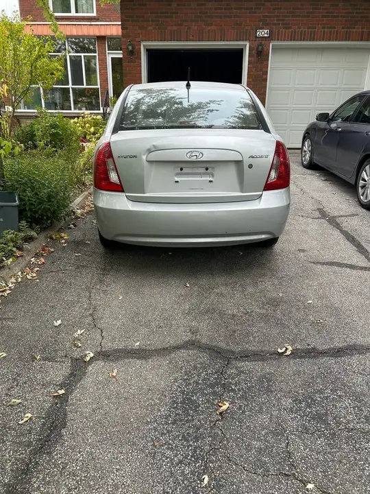 Hyundai Accent 2010 photo 2