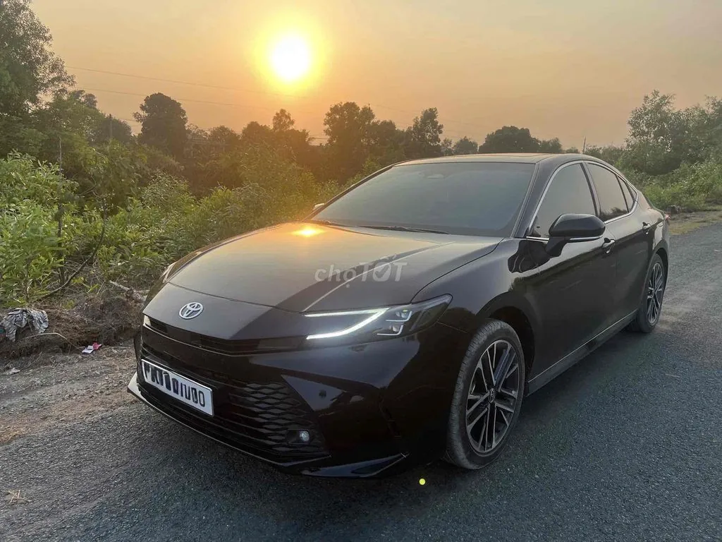 Toyota Camry 2025 photo 4