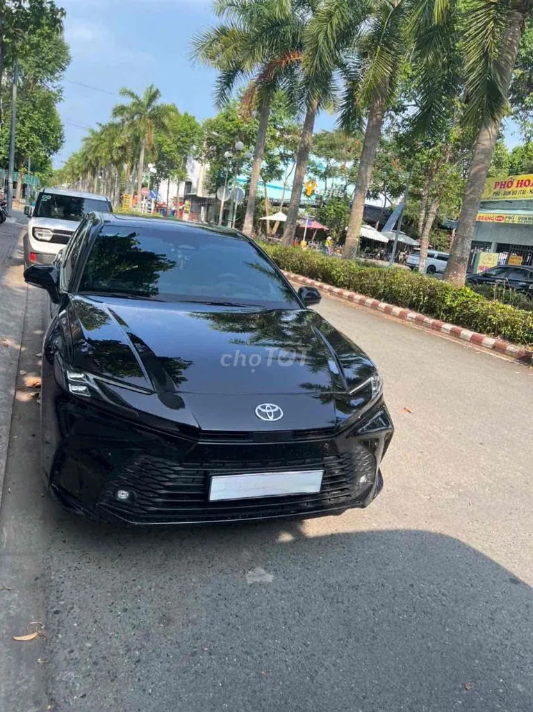 Toyota Camry 2025 photo 2