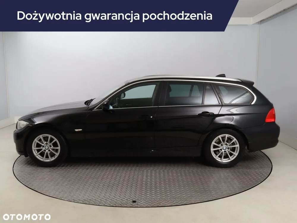 BMW 3 Series 2011 photo 3