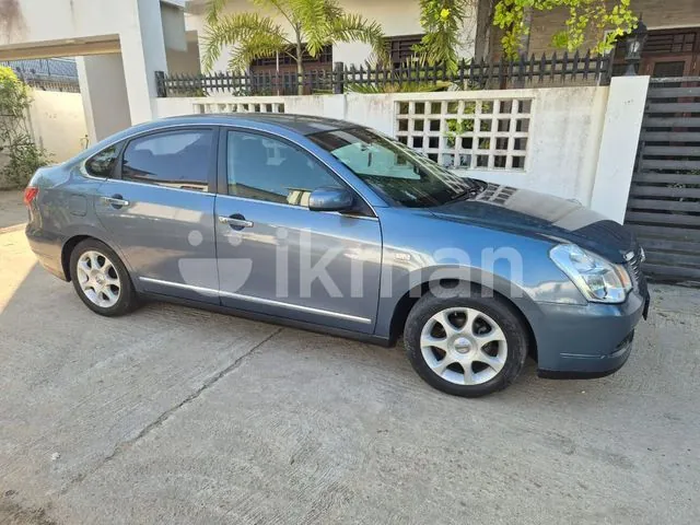 Nissan Bluebird 2011 photo 2