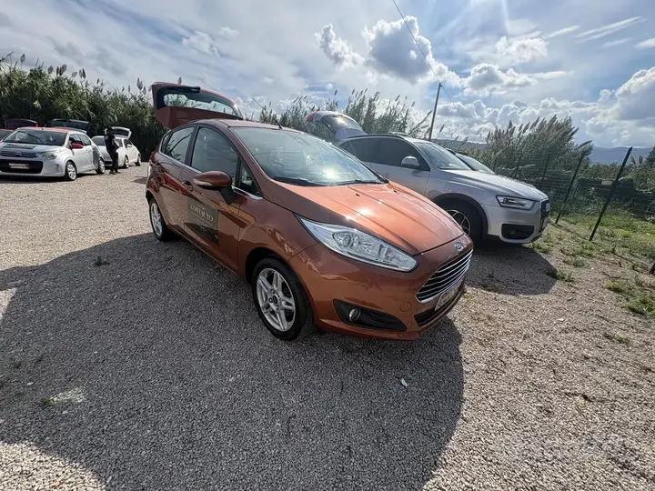 Ford Fiesta 2014 photo 2