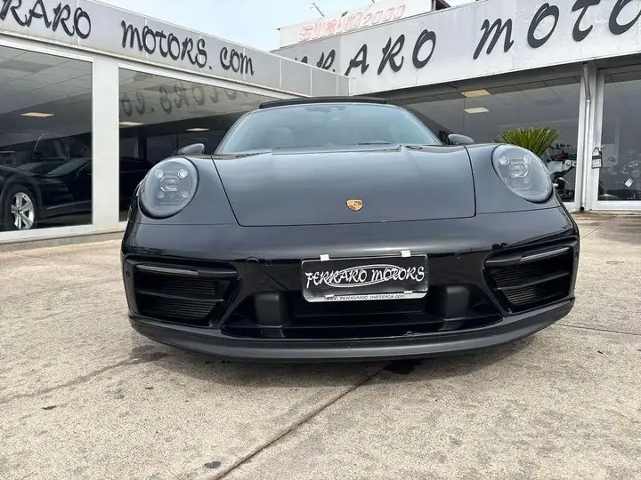 Porsche 911 2023 photo 2