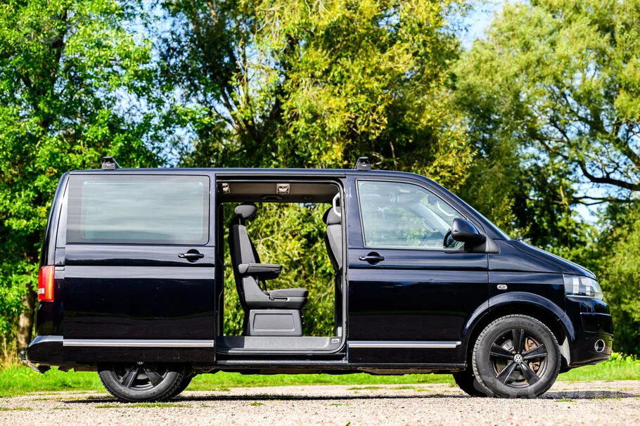 Volkswagen Multivan 2010 photo 4