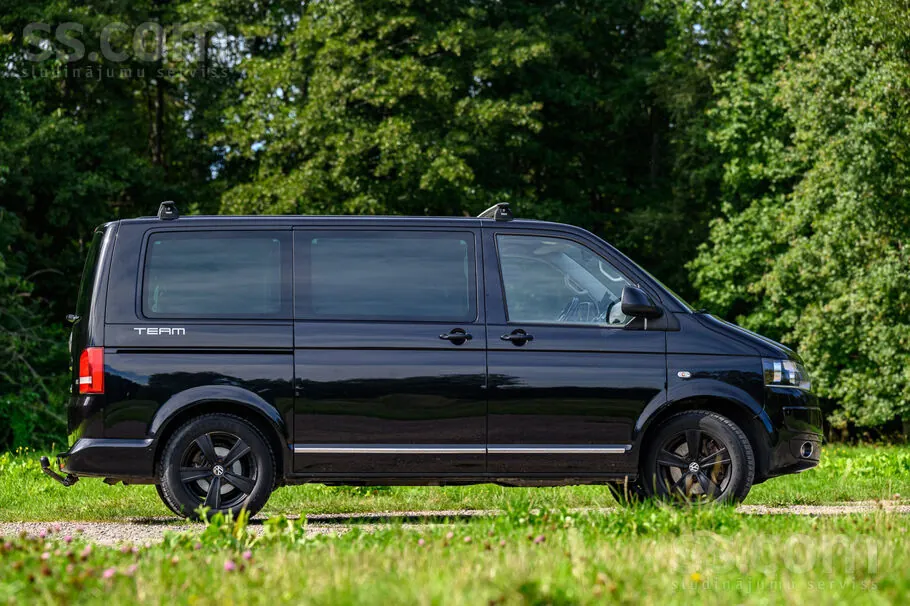 Volkswagen Multivan 2010 photo 3