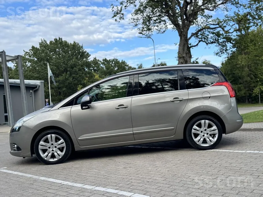 Peugeot 5008 2011 photo 5