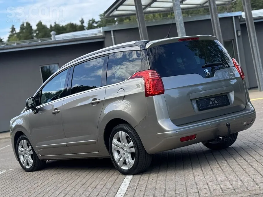 Peugeot 5008 2011 photo 4