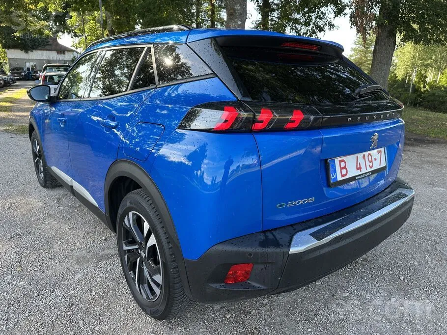 Peugeot 2008 2023 photo 3