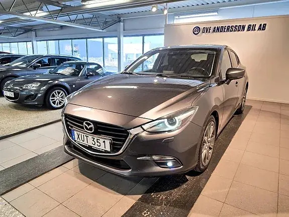 Mazda 3 2017 photo 2