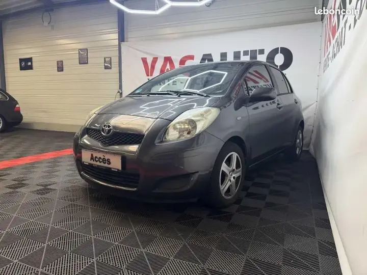 Toyota Yaris 2009 photo 3
