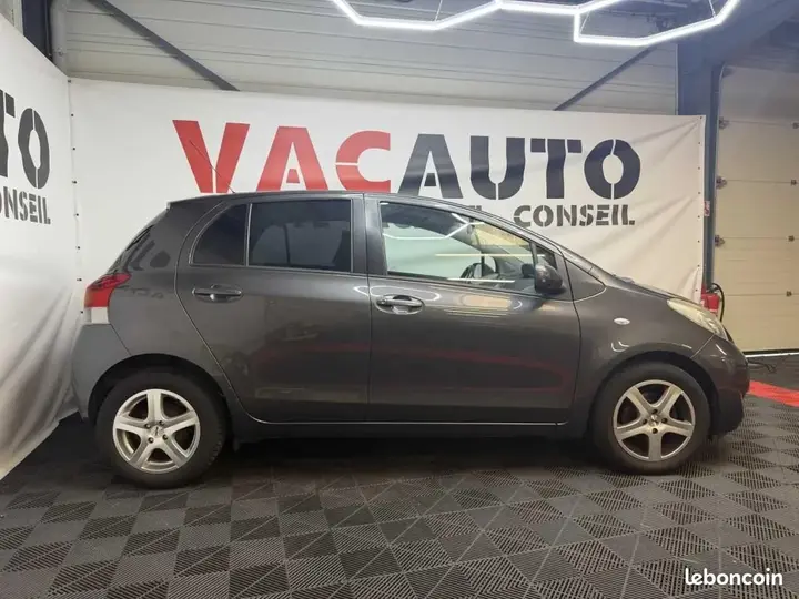 Toyota Yaris 2009 photo 4