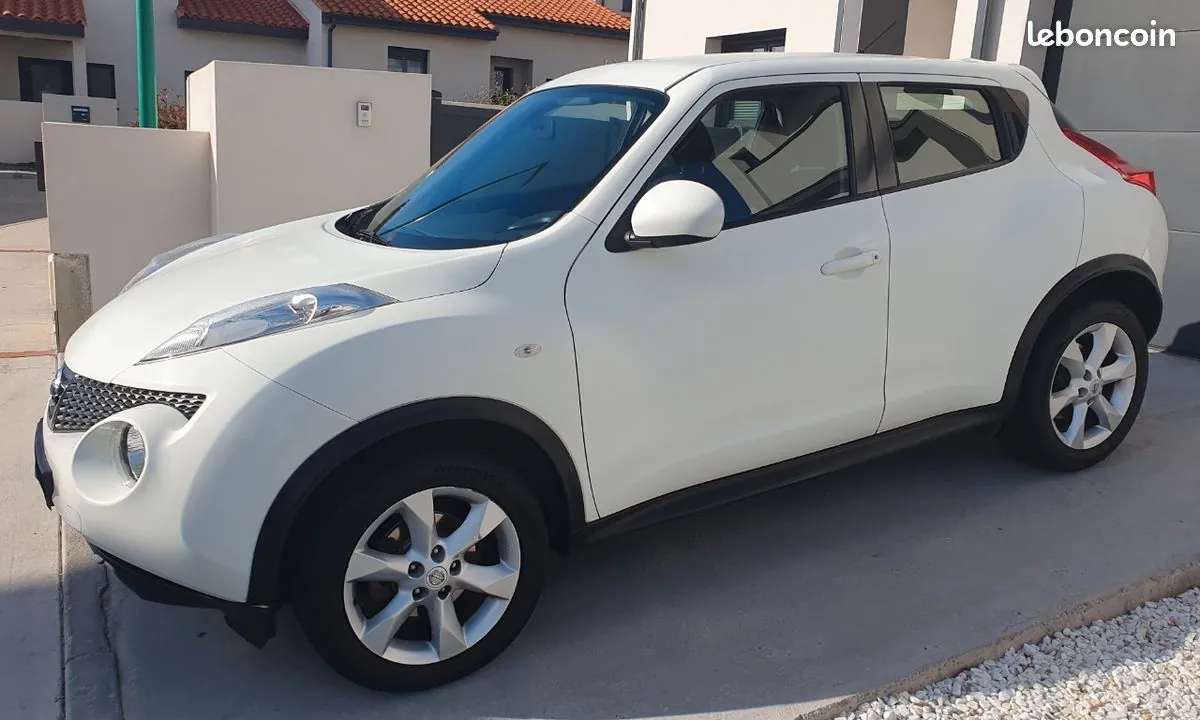 Nissan Juke 2013 photo 2