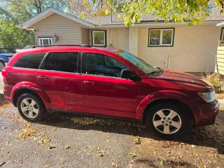Dodge Journey 2011 photo 3