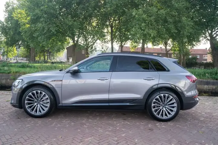 Audi E-Tron 2022 photo 2